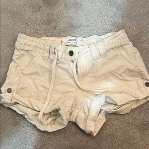 Hollister Low Rise Classic/ Utility Short Size 2 W 26
